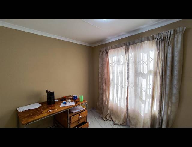 3 BEDROOM HOUSE FOR SALE IN VANDERBIJLPARK CE 4